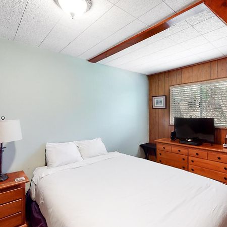 Alford Family Lodge ベース・レイク エクステリア 写真